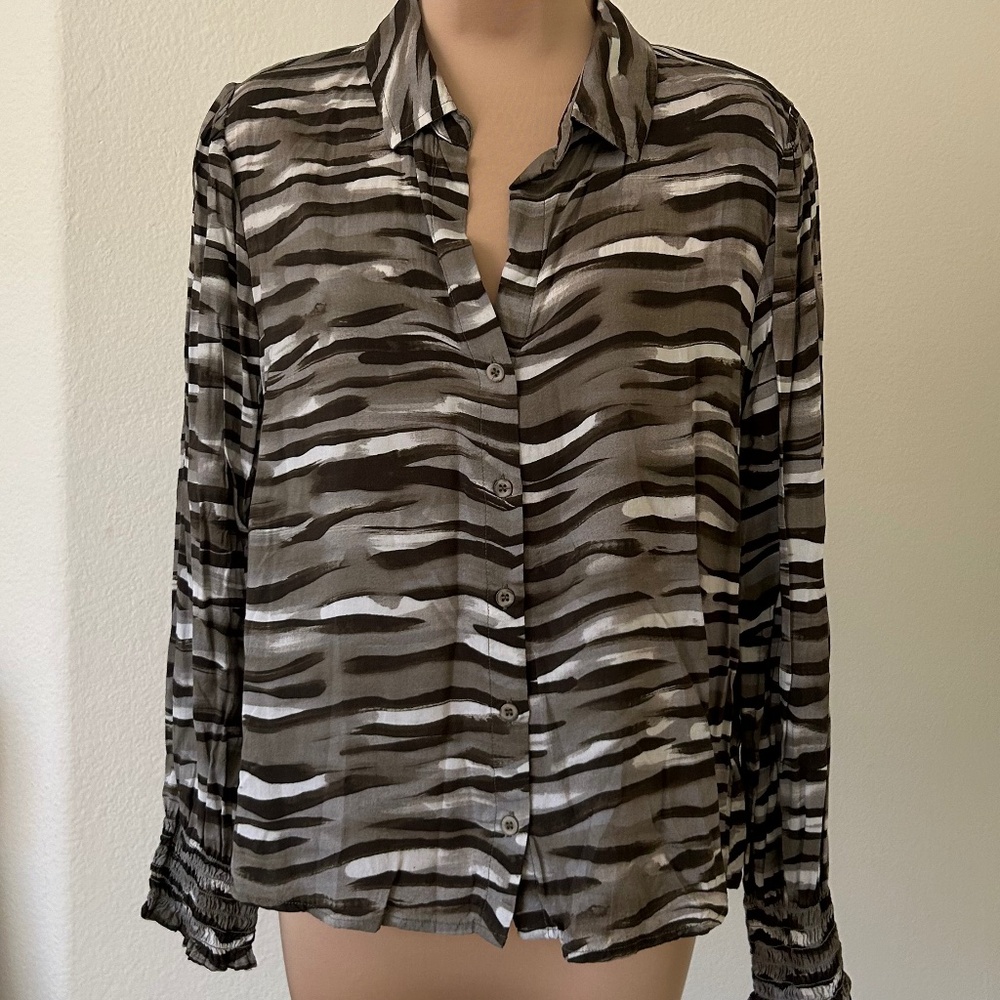 CLOTH & STONE Animal Print Button Down Collared Blouse